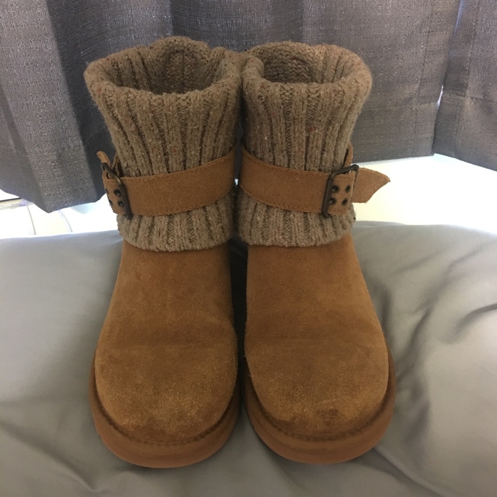 Tan Cambridge Uggs